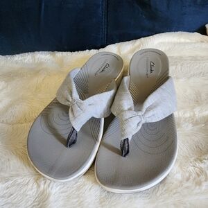 Clarks Women's Gray Sandals